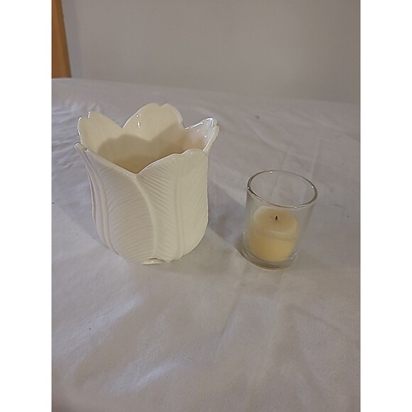 Partylite Ivory Lotus Ceramic Candleholder With Candle - Picture 9 of 9